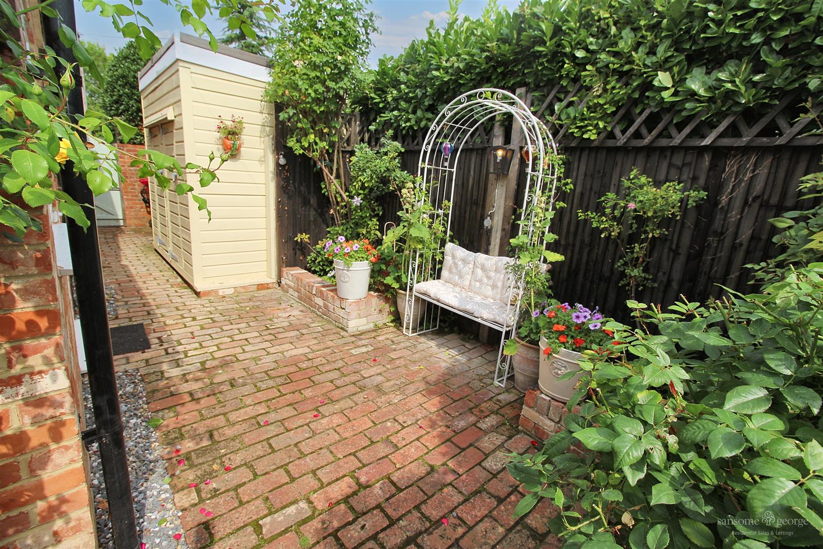 Kentwood Hill, Tilehurst, Reading